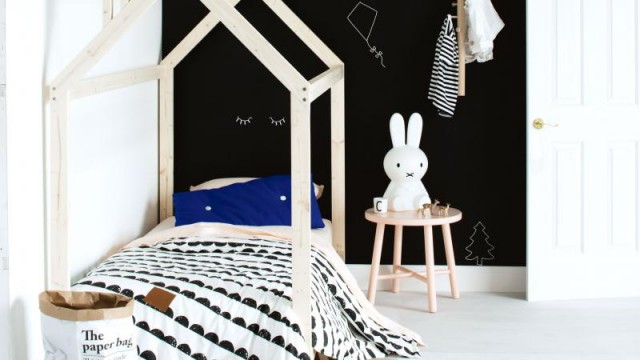scandinavian-girls-bedroom-black-wall-20141118170432~q75,dx800y-u1r1g0